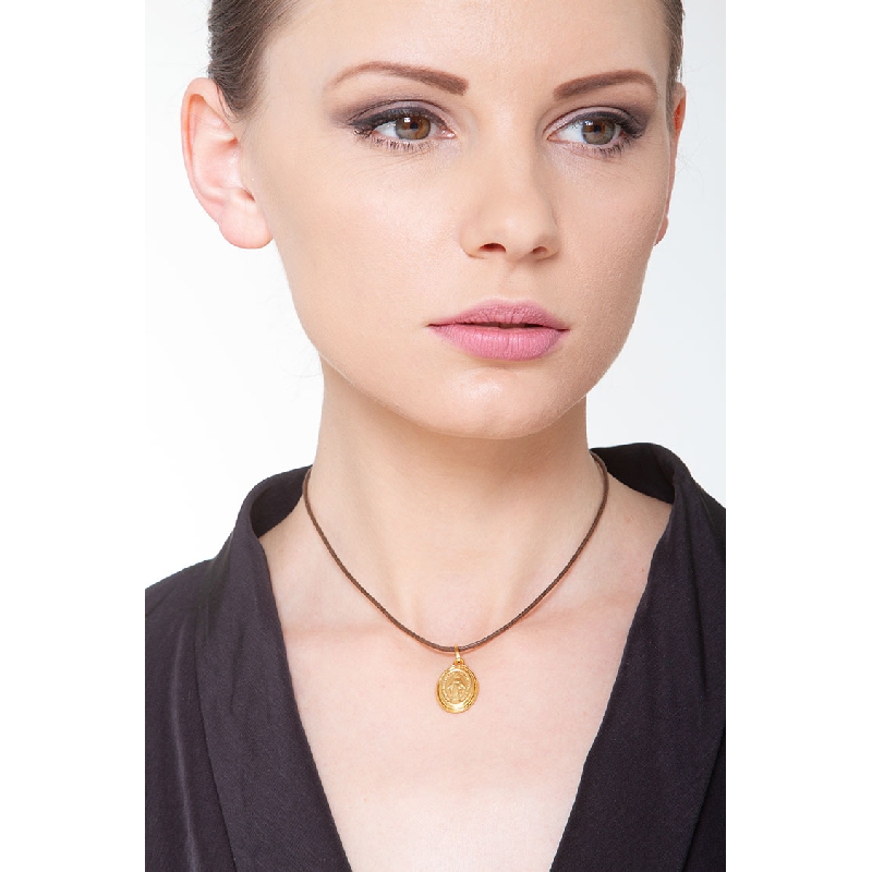 Sacred Mary pendant in 18k yellow gold