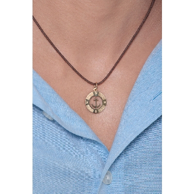 18k yellow gold wind rose and anchor pendant