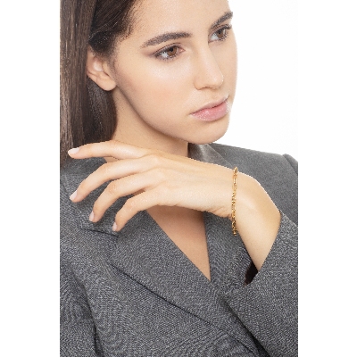 Fancy enlongated bracelet in 18k yellow gold