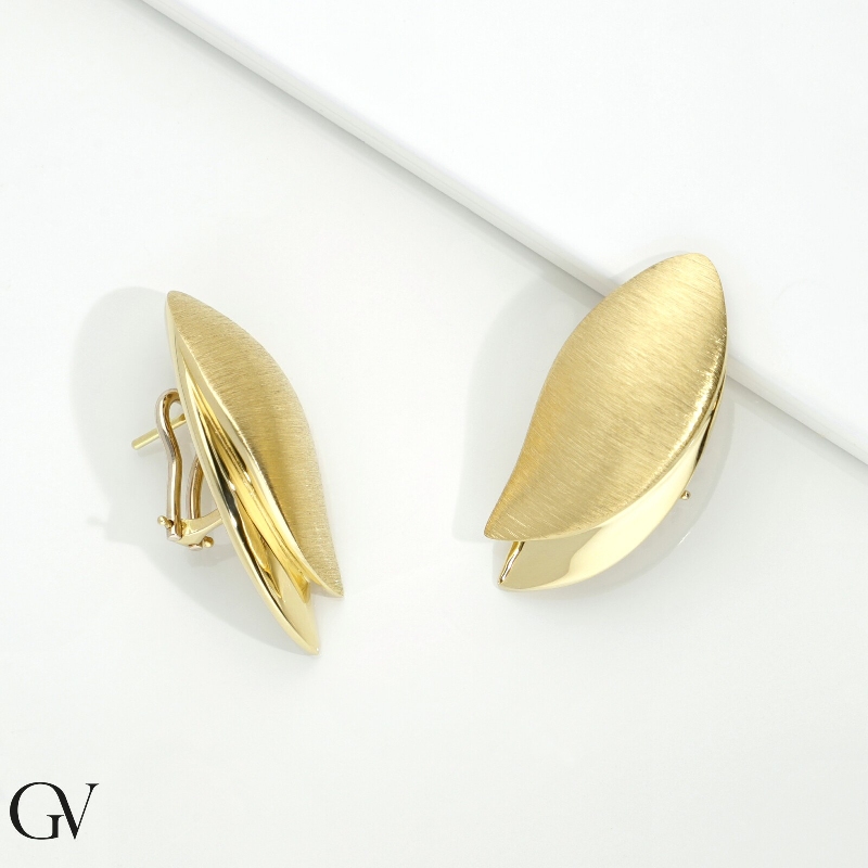 750 yellow gold petals earrings satin and shiny 750 yellow gold petals earrings satin and shiny