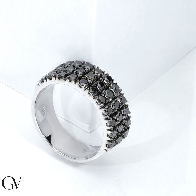 18k white gold band ring with black diamonds