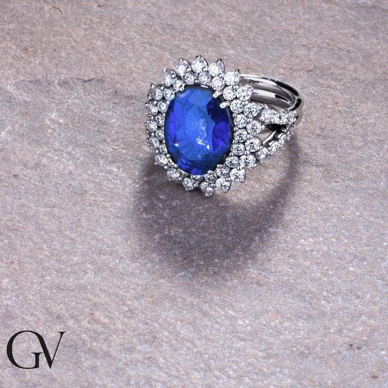 Diamond double halo with blue sapphire white gold 18k Diamond double halo with blue sapphire white gold 18k