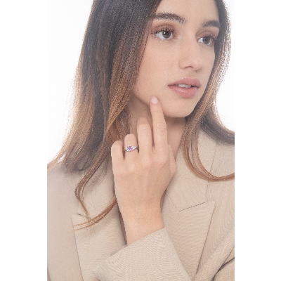 Ring in white gold 18k with pink sapphire and diamonds
