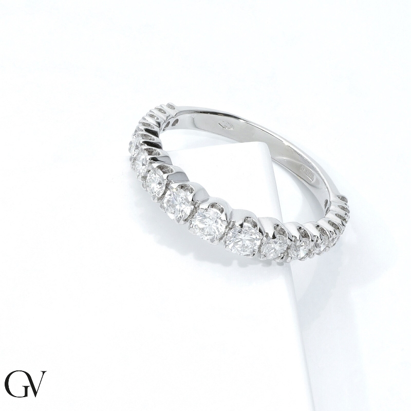 Half eternity ring with 0,90 ct diamonds in white gold 18k Half eternity ring with 0,90 ct diamonds in white gold 18k