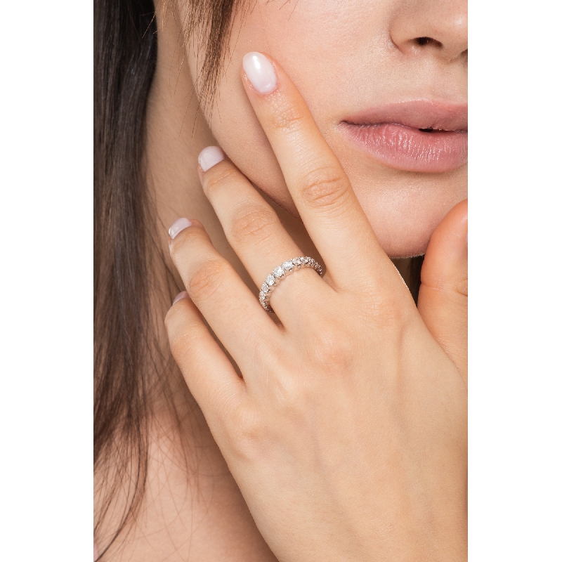 Half eternity ring with 0,90 ct diamonds in white gold 18k Half eternity ring with 0,90 ct diamonds in white gold 18k