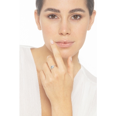 White gold 18k halo ring with aquamarine heart cut and diamonds 