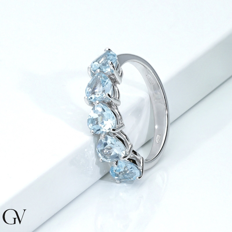 Ring with 5 aquamarines heart cut in white gold 18k