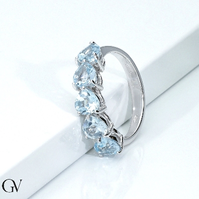 Ring with 5 aquamarines heart cut in white gold 18k