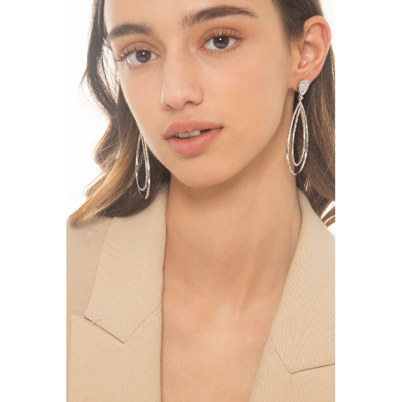 18k white gold drop earrings with with diamonds 