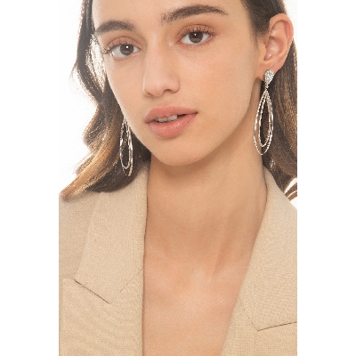 18k white gold drop earrings with with diamonds 