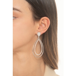 18k white gold drop earrings with with diamonds  2