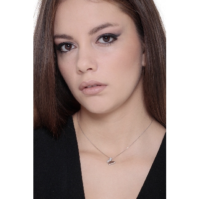 Butterfly with diamond pavè on a wing 