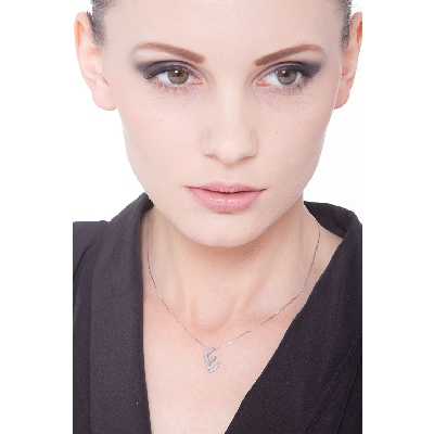 Necklace with a letter E in white gold with diamond