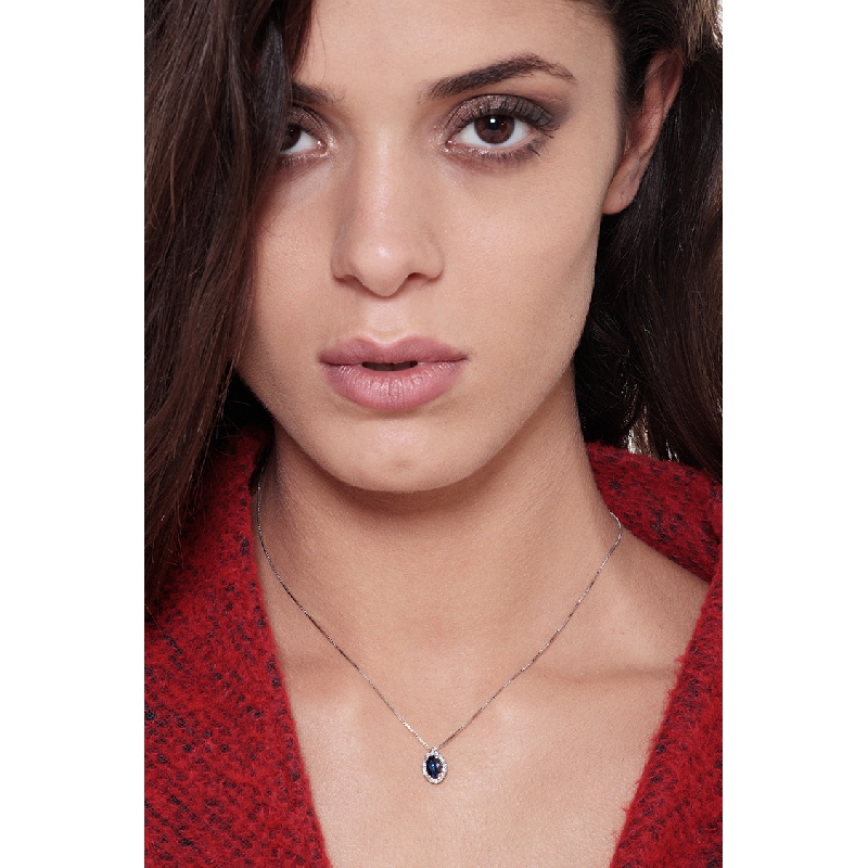 Necklace halo with blue sapphire and diamonds