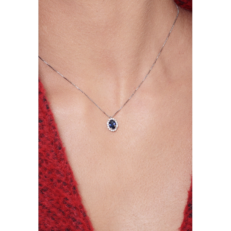 Necklace halo with blue sapphire and diamonds