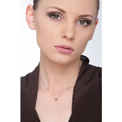 Little flower pendant in 18k white gold with rubies and diamonds