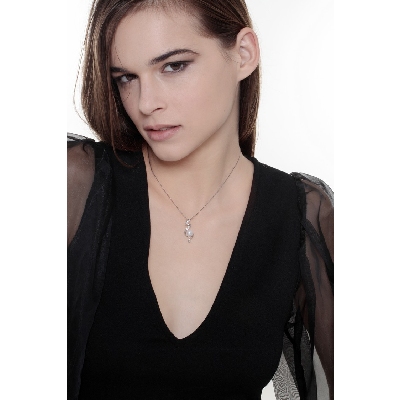 Necklace in 18k white gold with pearl and diamond pendant