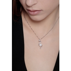 Necklace in 18k white gold with pearl and diamond pendant 2