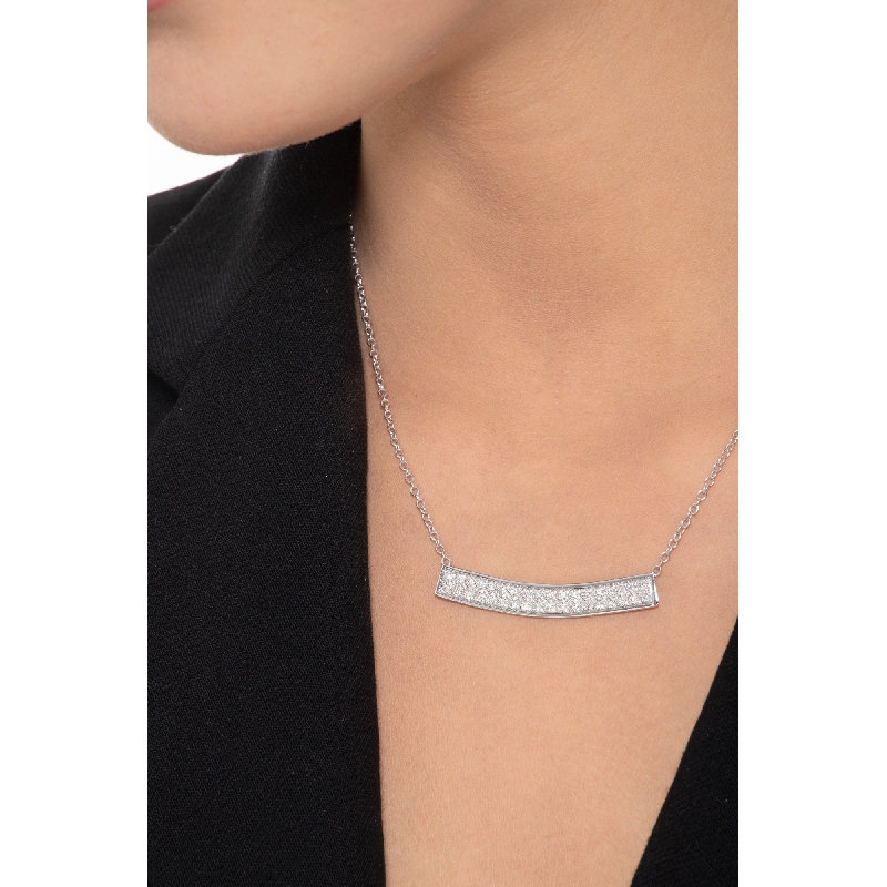 18k white gold necklace with a diamond bar