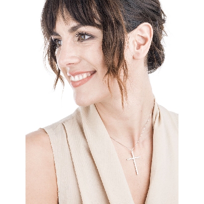 Diamond cross necklace in 18k white gold