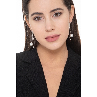 18k white gold fancy geometric earrings with pearls and diamonds