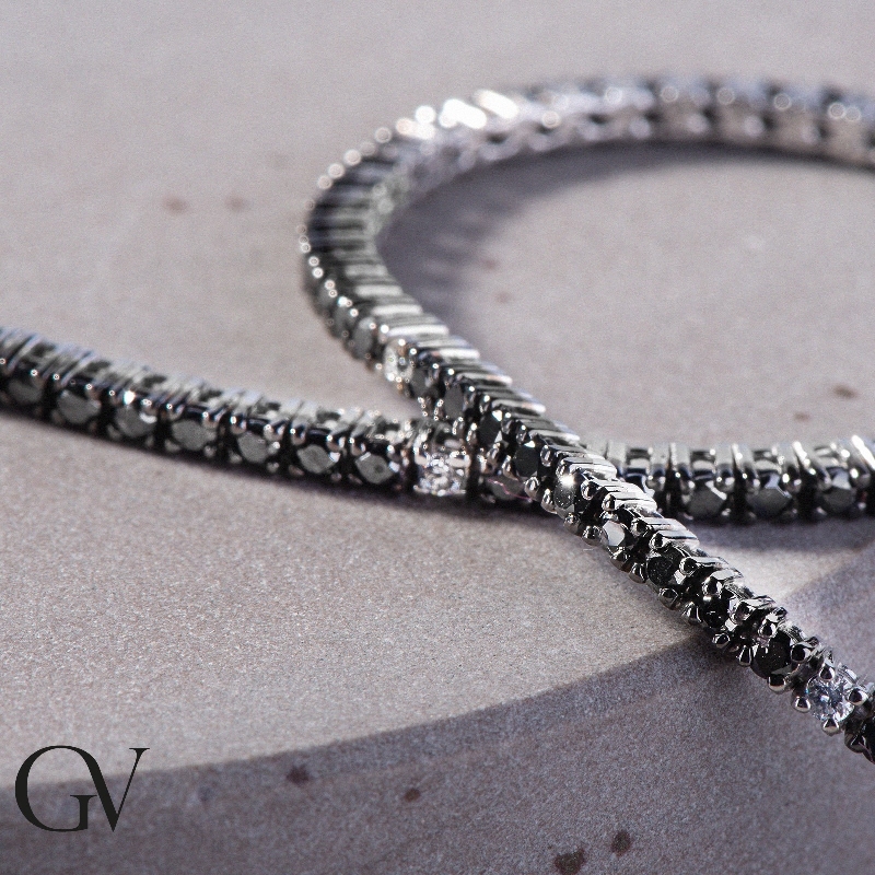 Wire tennis bracelet with black and white round cut diamonds