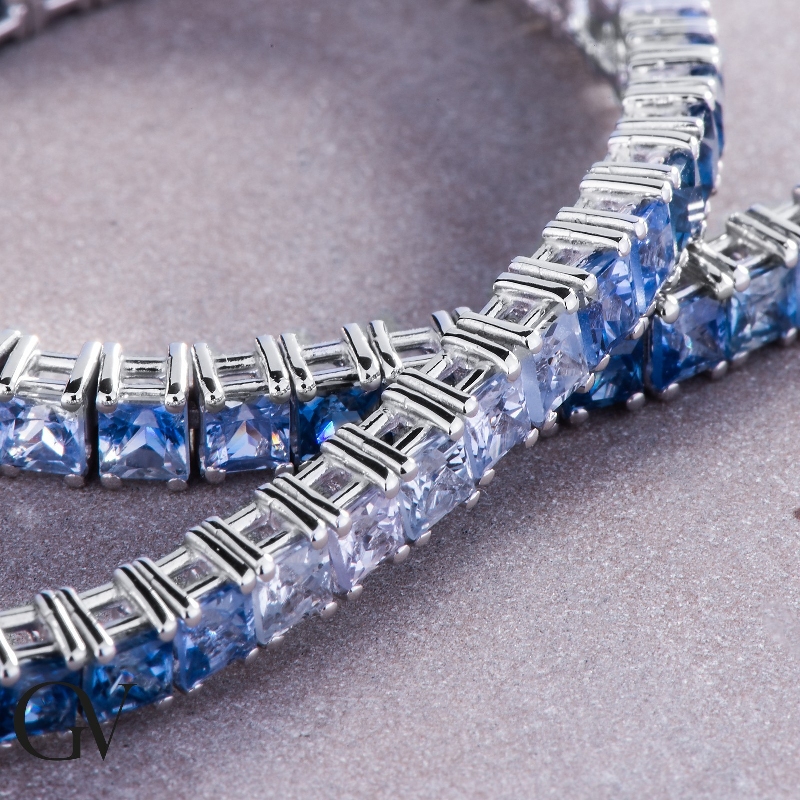 Tennis bracelet in white gold 750 with blue sapphires Tennis bracelet in white gold 750 with blue sapphires