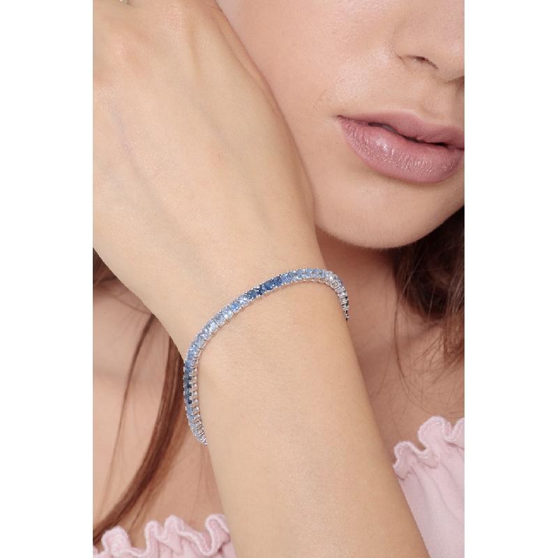 Tennis bracelet in white gold 750 with blue sapphires Tennis bracelet in white gold 750 with blue sapphires