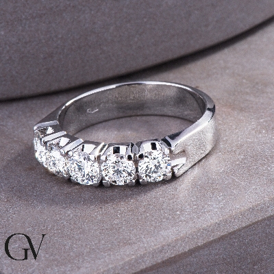 5 diamonds half eternity ring in white gold ct 1,30 