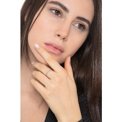 9 diamonds 0,15 ct half eternity ring in white gold 18k