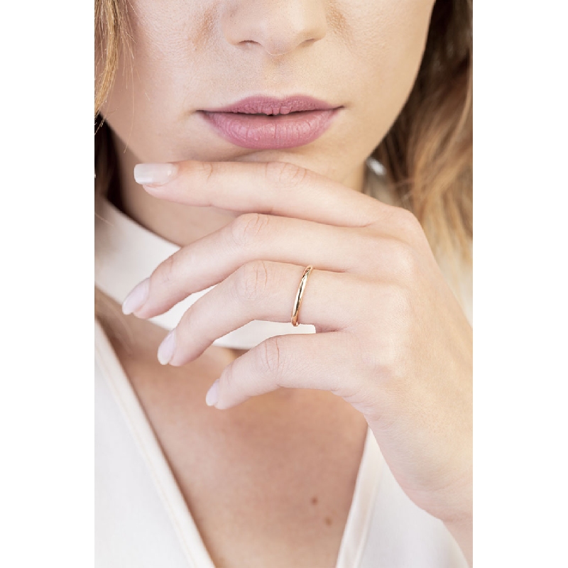 Thin band in 18k rose gold