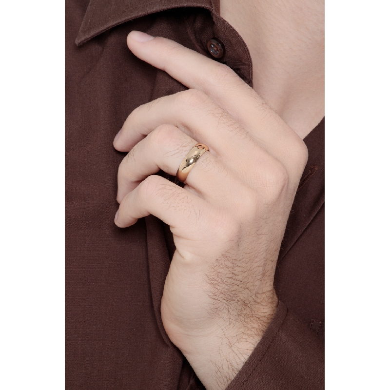 Thick wedding ring in 18k yellow gold