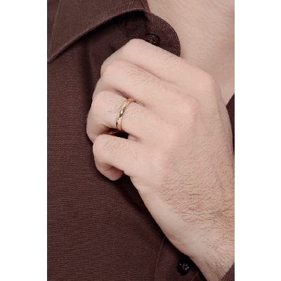 Classical 18k yellow gold wedding ring