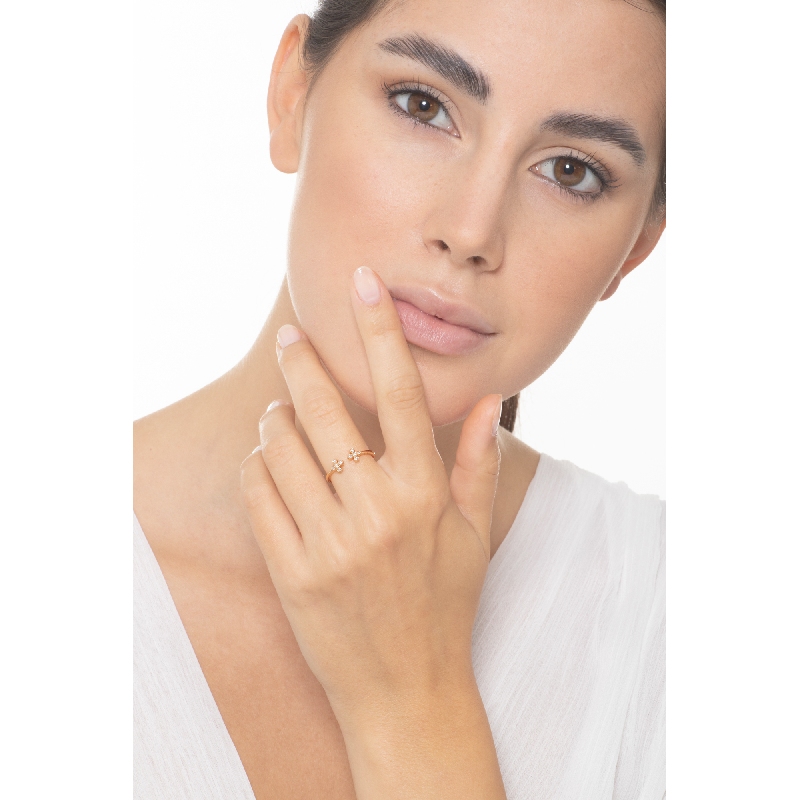 18K rosé gold open ring with two diamonds crosses