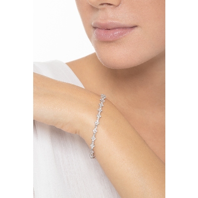 18k white gold design bracelet with diamonds
