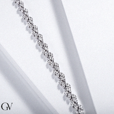 Bracelet in white gold 18k with diamonds, diameter of about 17.5 cm 