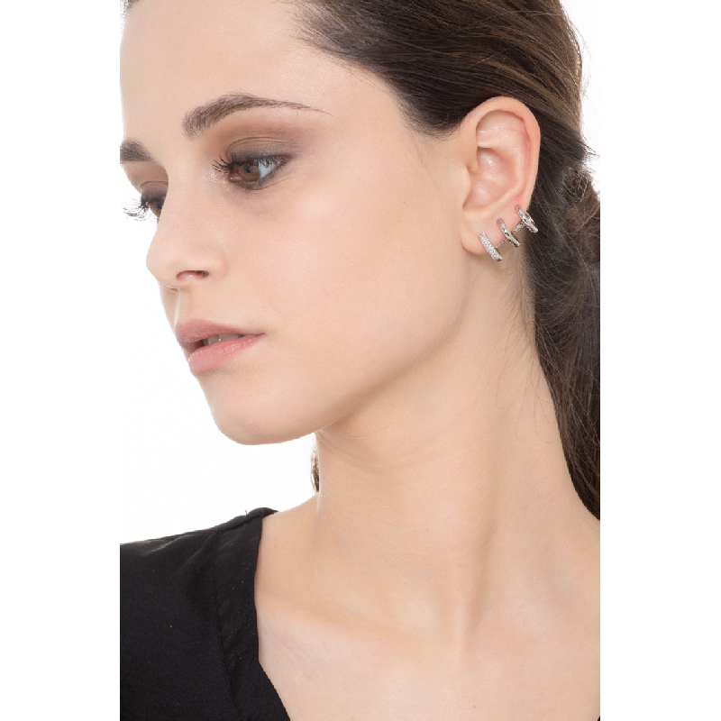 White gold 18k single earring with diamonds pavé. Left earcuff White gold 18k single earring with diamonds pavé. Left earcuff