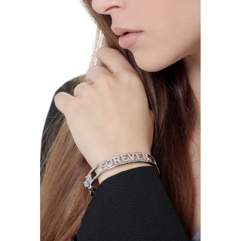 Bracelet with letters FOREVER in white gold and diamonds Bracelet with letters FOREVER in white gold and diamonds