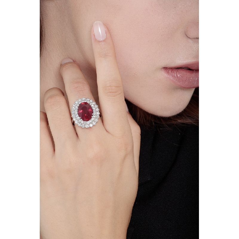 Diamond double halo ring with a central ruby white gold 18k Diamond double halo ring with a central ruby white gold 18k