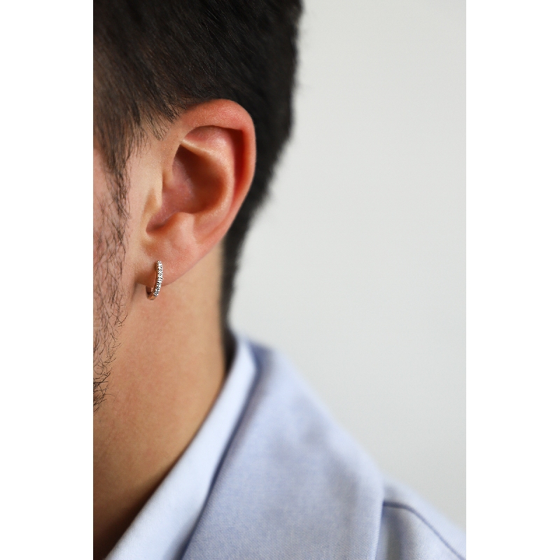 Single hoop earring with diamonds in 18kt white gold Single hoop earring with diamonds in 18kt white gold