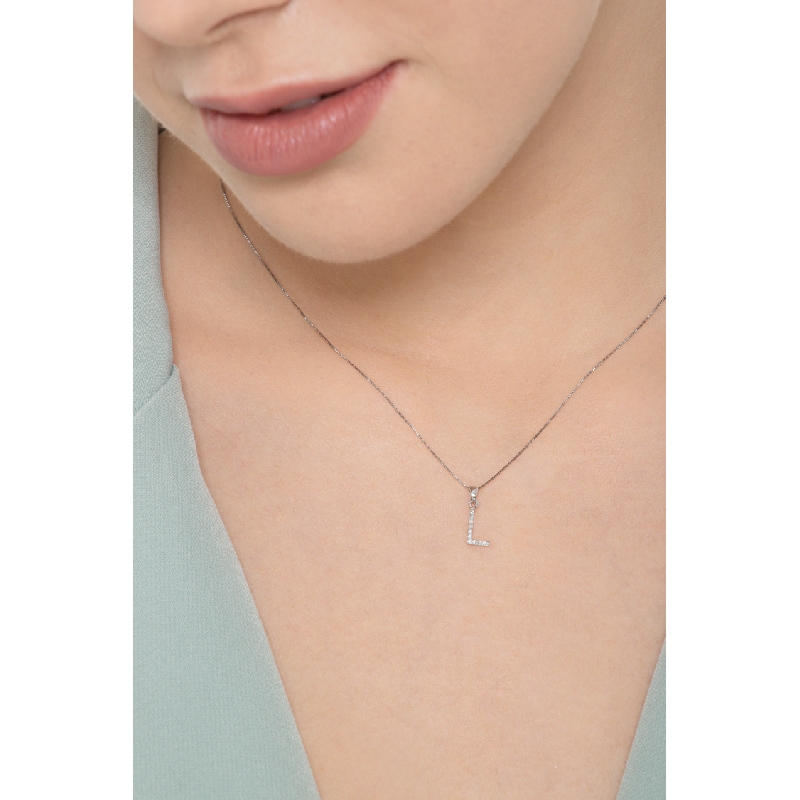 Golden necklace with letter I in diamonds Golden necklace with letter I in diamonds