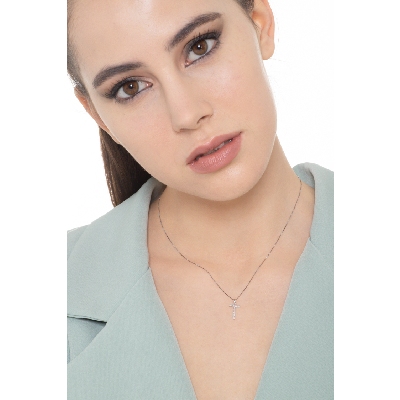 Initial T necklace in white gold and diamonds