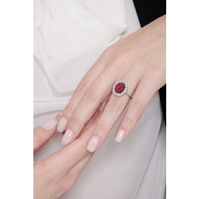 Halo ring white gold 18k with ruby and diamonds 