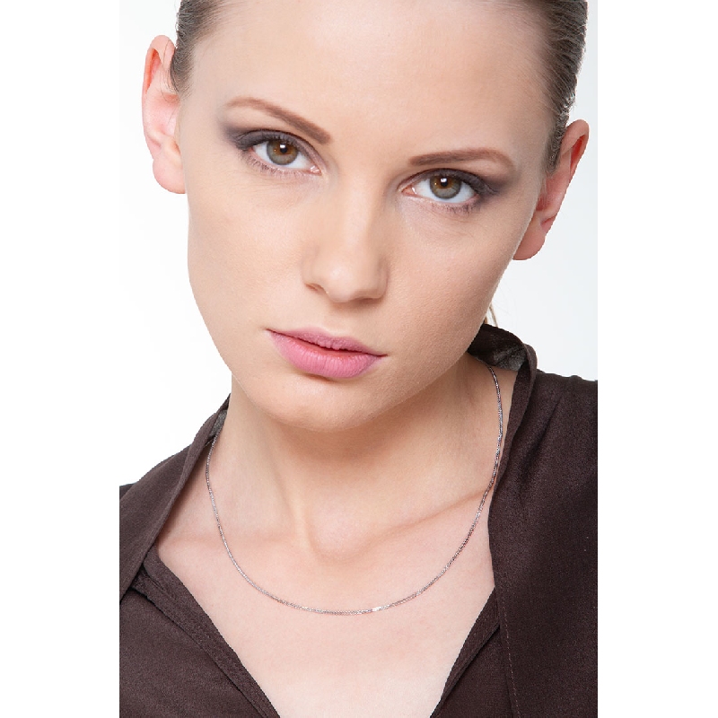 18k white gold knurled chain, 45 cm 18k white gold knurled chain, 45 cm