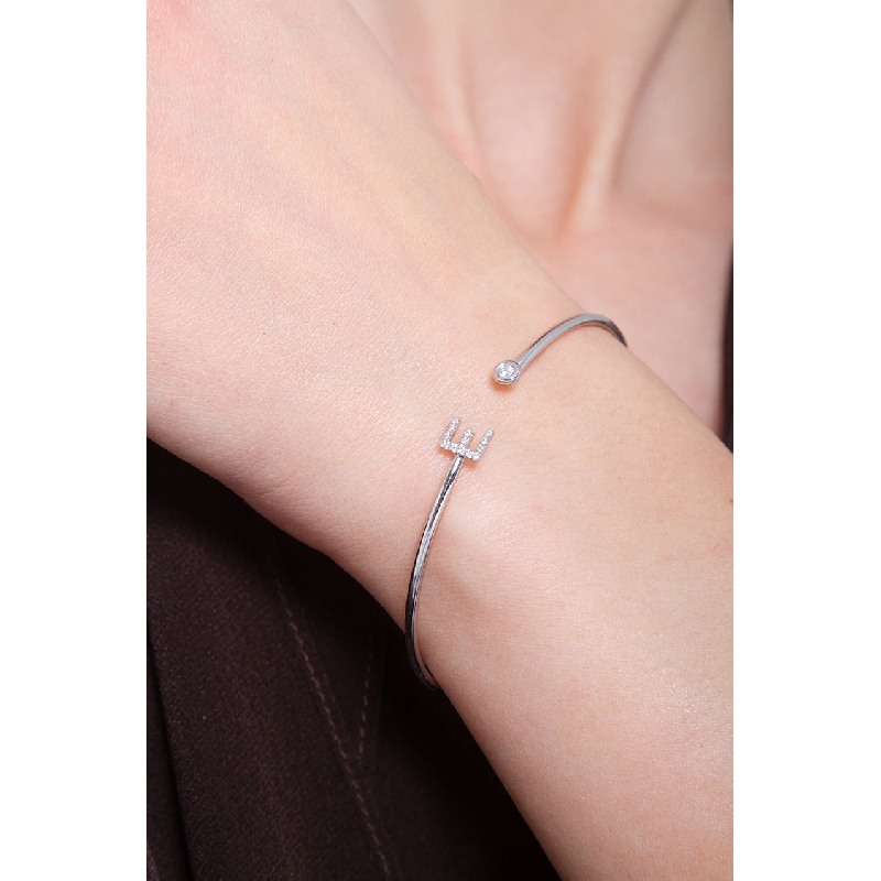 E initial bangle in white gold and diamonds E initial bangle in white gold and diamonds