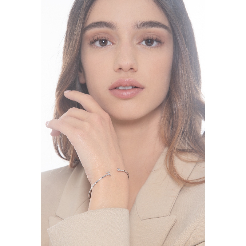 T initial bangle in white gold and diamonds T initial bangle in white gold and diamonds