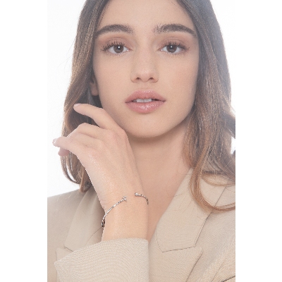 T initial bangle in white gold and diamonds