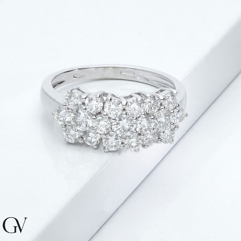 18k white gold with three diamond flowers 18k white gold with three diamond flowers