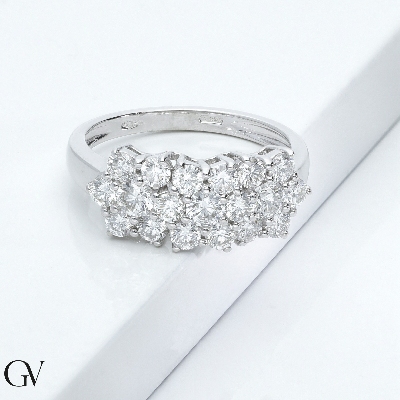 18k white gold with three diamond flowers