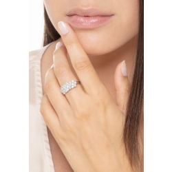 18k white gold with three diamond flowers 2